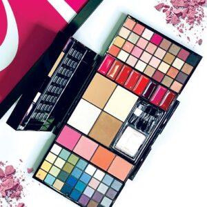 Všetko na líčenie na leto pokope - dekoratívna kazeta Makeup Trading 80 Favourite Colours